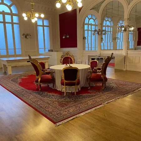 Salon Boyer מלון 5*